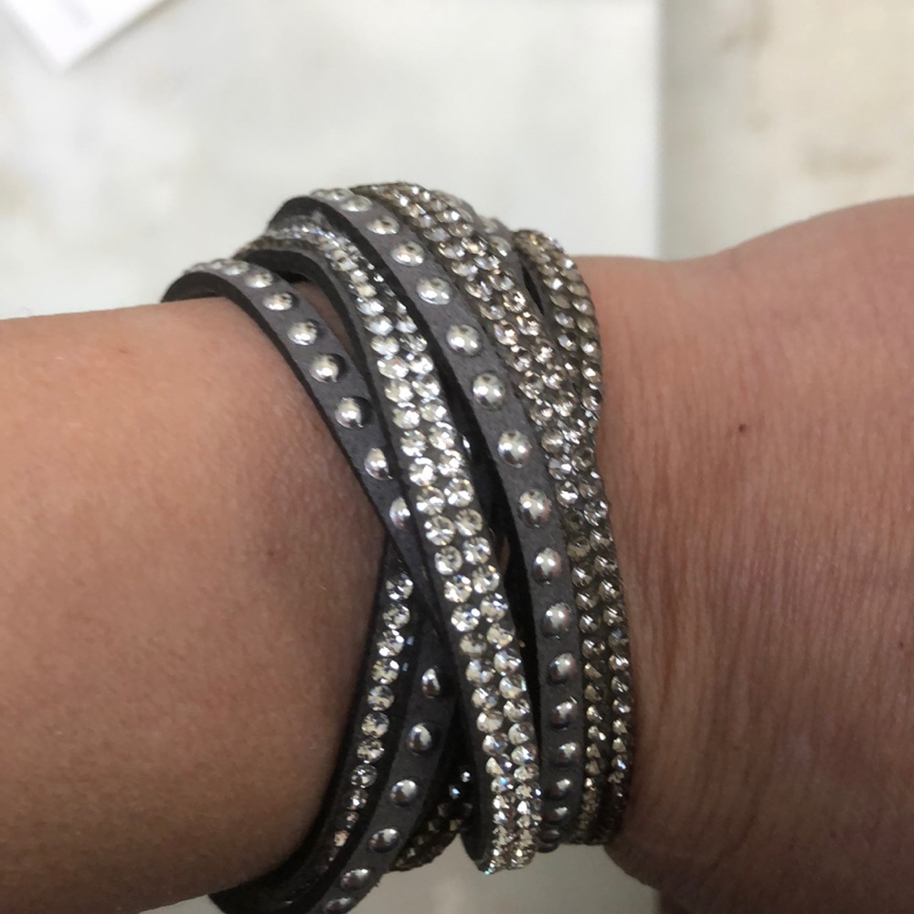 Brand new custom made bracelet gray/silver